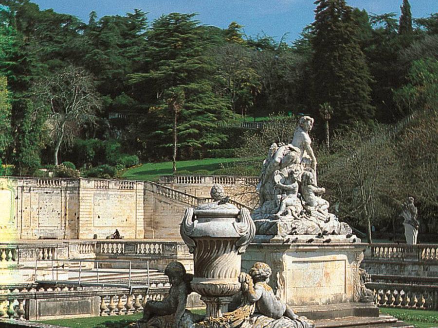 Les jardins de la fontaine à Nîmes