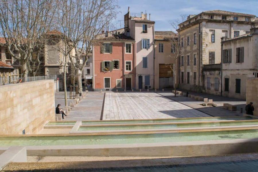 Place du chapitre a Nimes